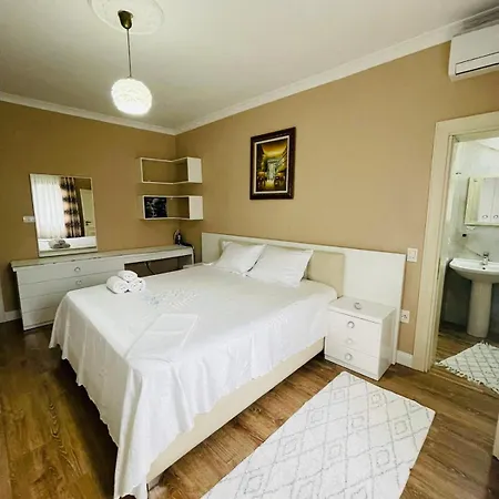Flora 3* Tirana